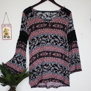 Y2K BOHO PAISLEY PRINT CROCHET BELL SLEEVE TOP  SIZE SMALL